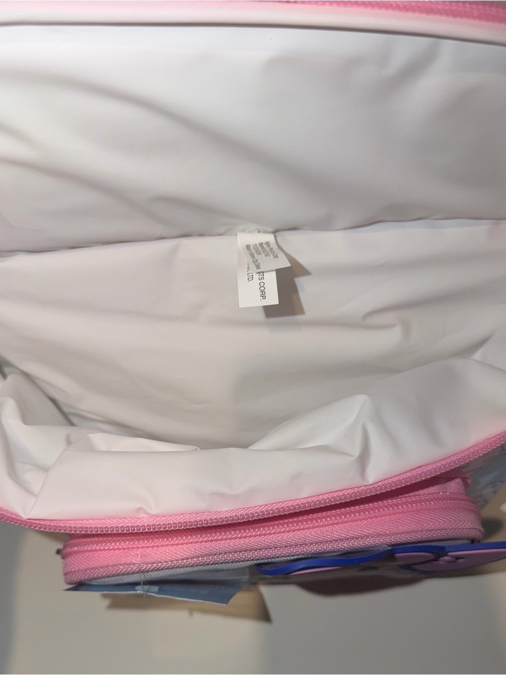 Igloo x Hello Kitty Fanny Pack Cooler - Picture 4 of 5